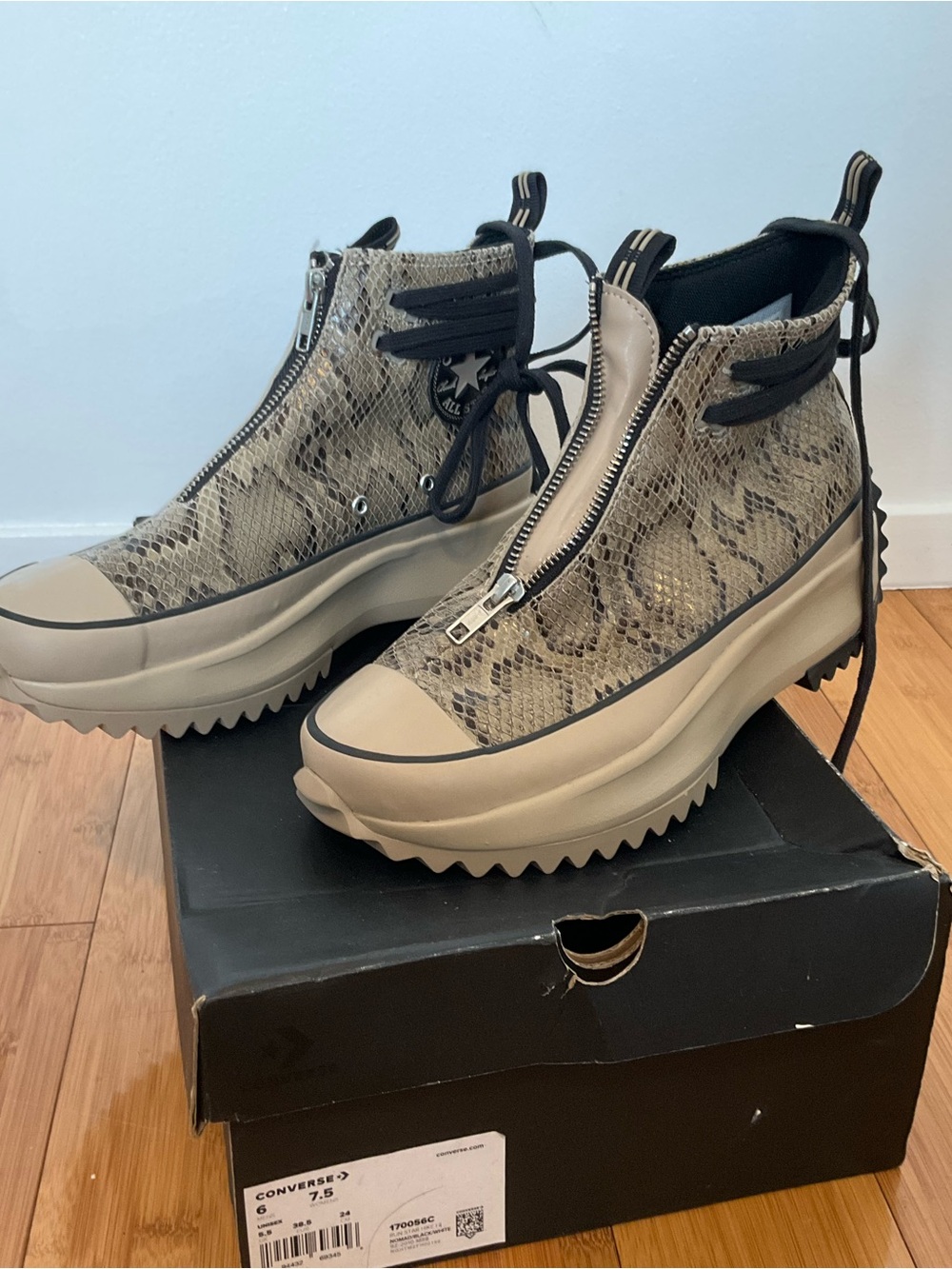 Converse Run Star Hike Hi Snake Print Zip Platform Sneakers Women’s 7.5 EUC Box